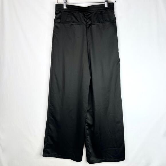 NWT Forever 21 Black Satin Pleated Wide Leg Pants Small - Picture 2 of 7